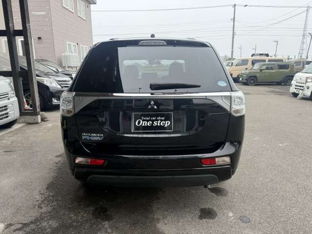 Mitsubishi Outlander PHEV 6