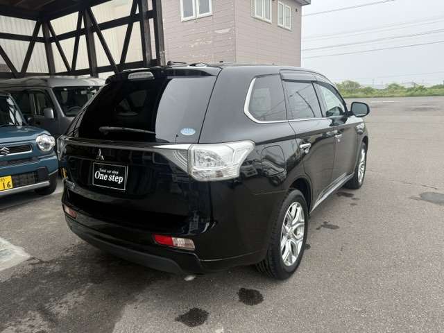 Mitsubishi Outlander PHEV 7