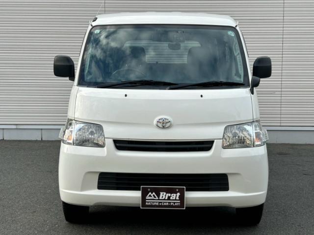 Toyota Light Ace Van 4