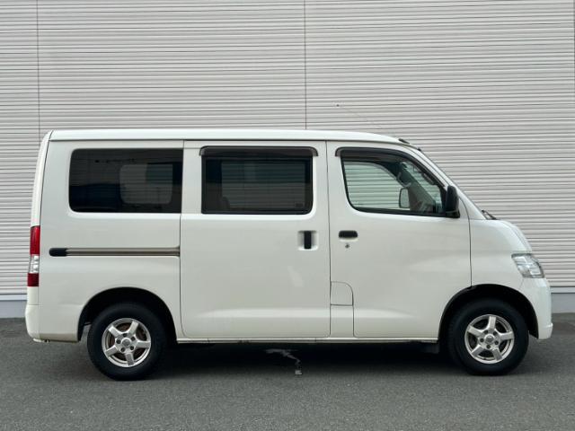 Toyota Light Ace Van 6