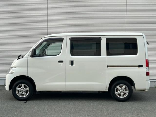 Toyota Light Ace Van 7