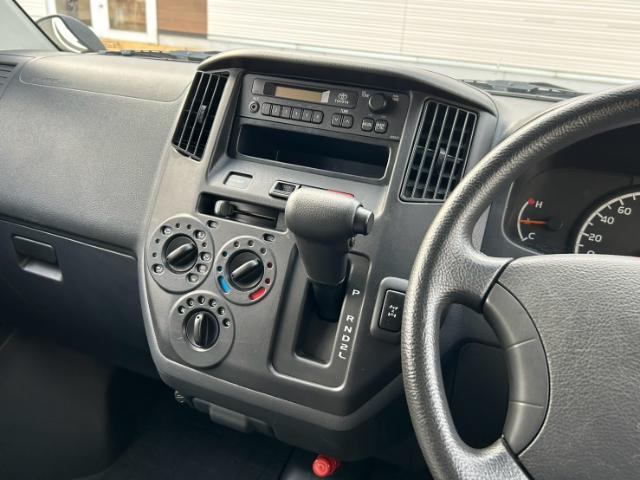 Toyota Light Ace Van 10
