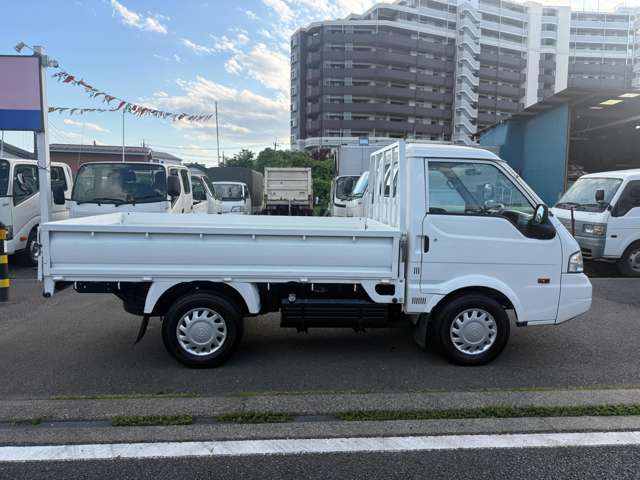 Mazda Bongo Truck 11