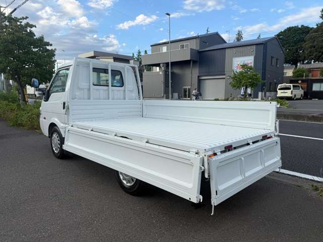 Mazda Bongo Truck 12