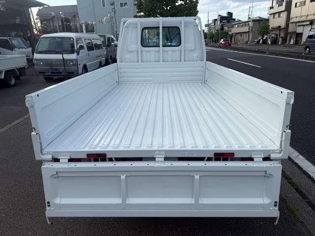 Mazda Bongo Truck 10