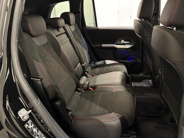 Mercedes-Benz GLB 4