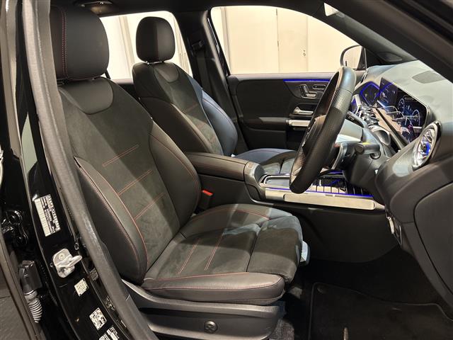 Mercedes-Benz GLB 6