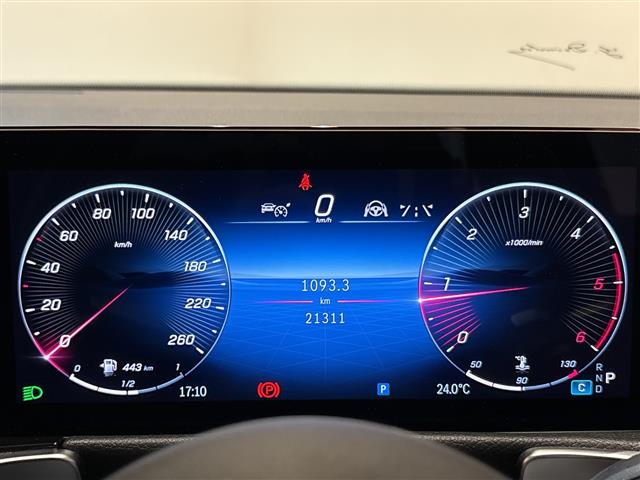 Mercedes-Benz GLB 10