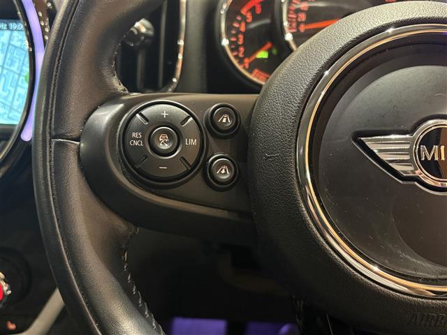 MINI Crossover 9