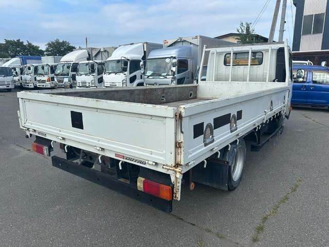 Hino Dutro 4