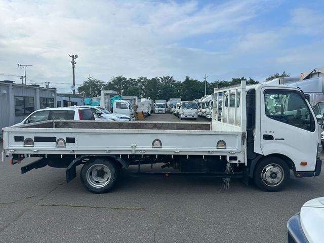 Hino Dutro 6