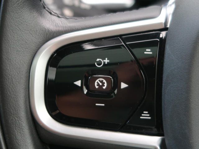 Volvo XC60 8