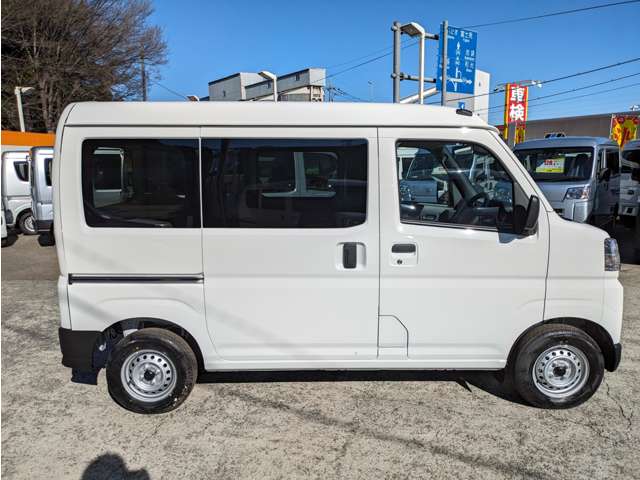 Daihatsu Hijet Cargo 7