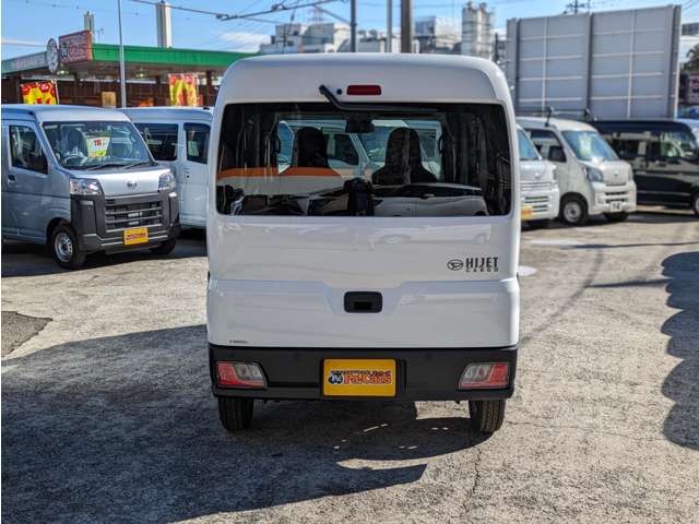 Daihatsu Hijet Cargo 9