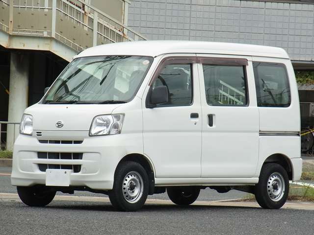 Daihatsu Hijet Cargo 4
