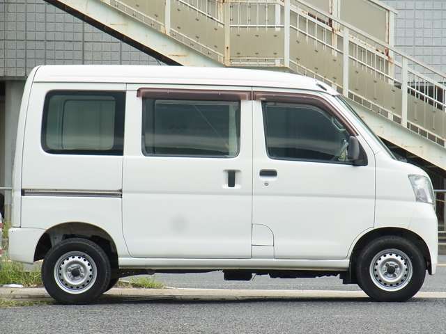 Daihatsu Hijet Cargo 10