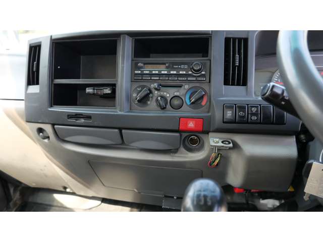 Isuzu Elf 12