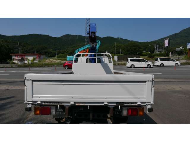 Isuzu Elf 7