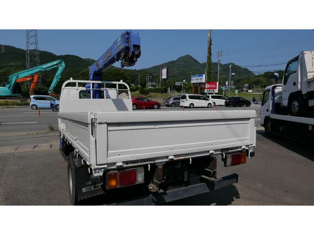 Isuzu Elf 8