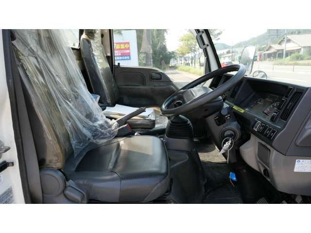 Isuzu Elf 9
