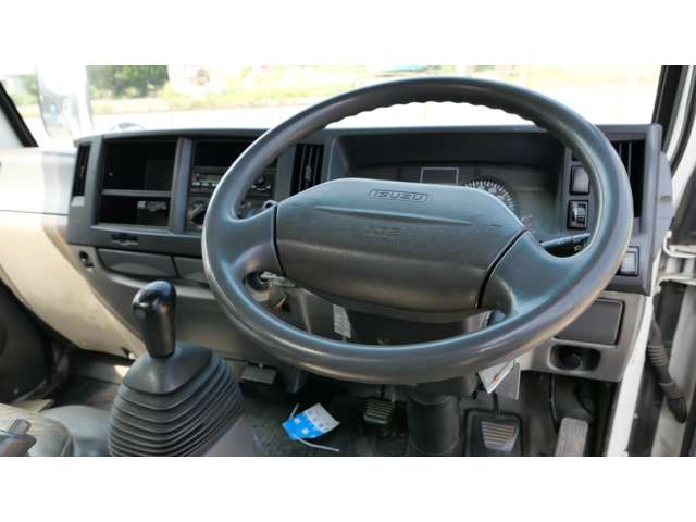 Isuzu Elf 10