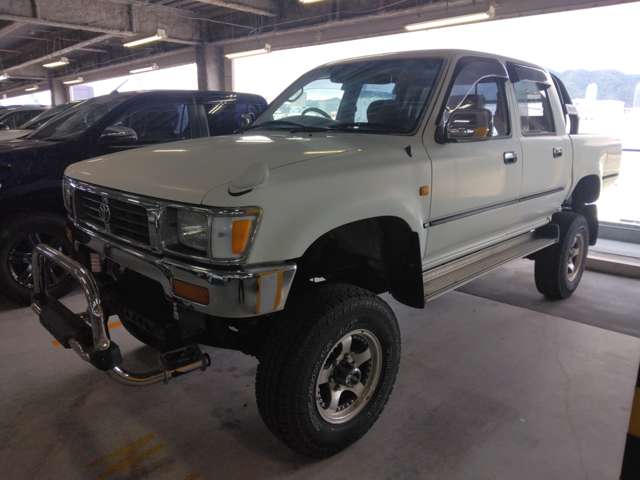 Toyota Hilux 2