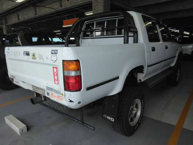Toyota Hilux 4
