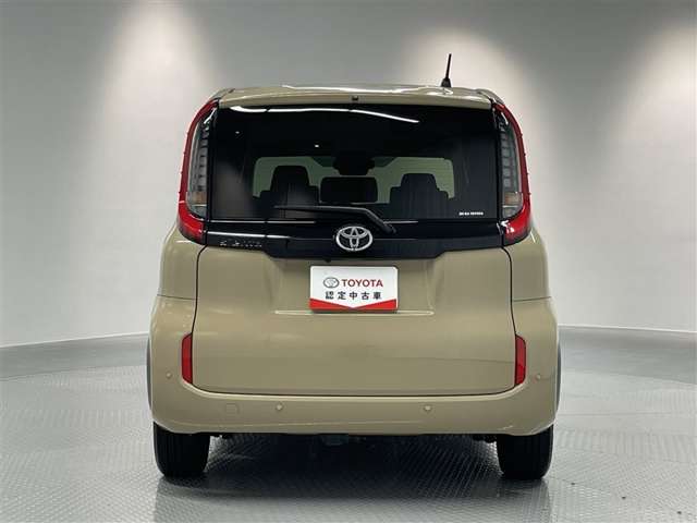 Toyota Sienta 11