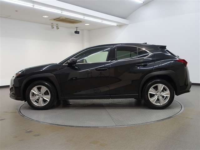 Lexus UX 7