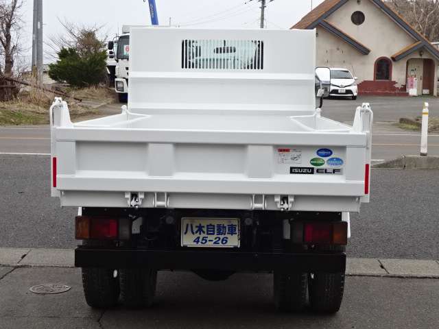 Isuzu Elf 3