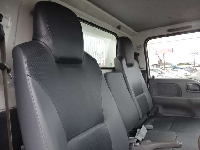 Isuzu Elf 9