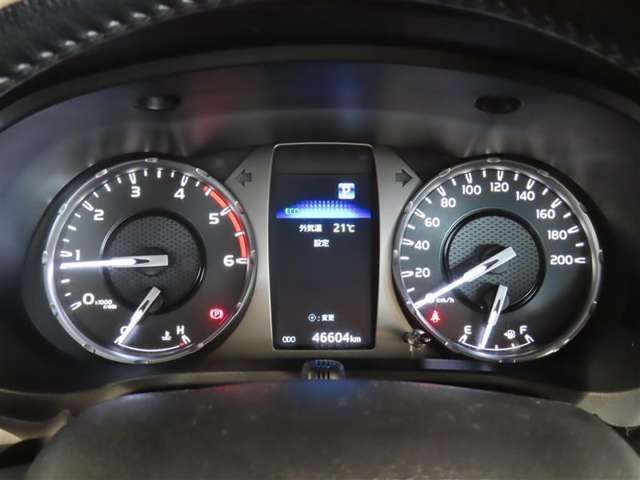 Toyota Hilux 8