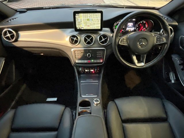 Mercedes-Benz GLA-Class 2