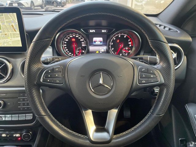 Mercedes-Benz GLA-Class 9