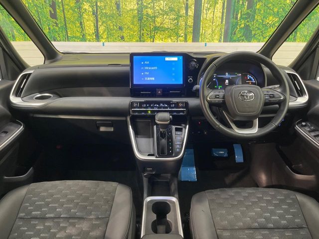 Toyota Voxy 2