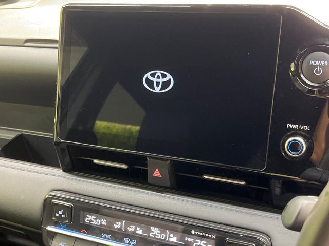 Toyota Voxy 3