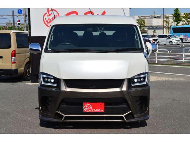 Toyota Hiace 2
