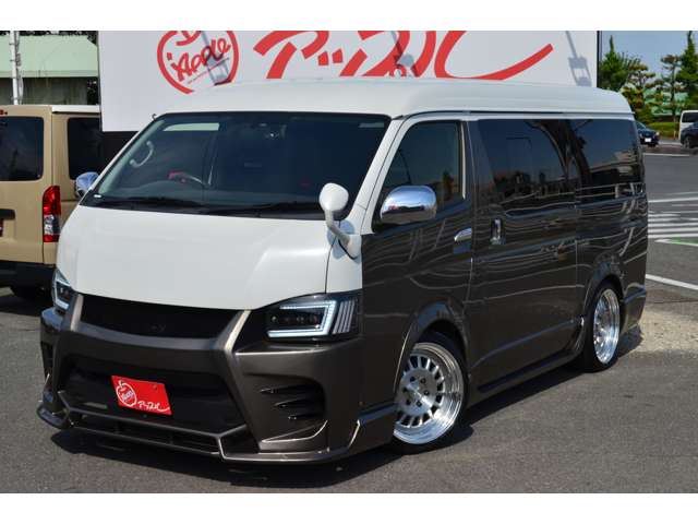 Toyota Hiace 5