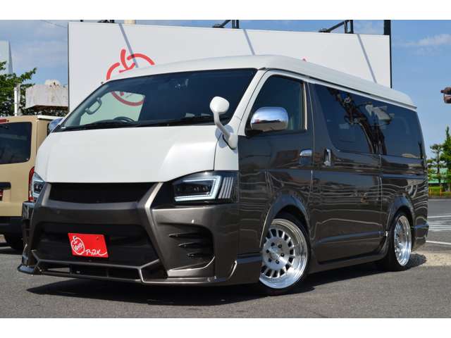 Toyota Hiace 7