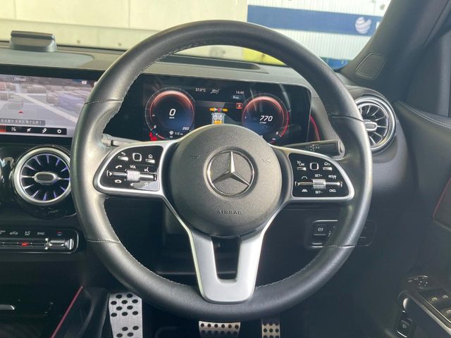 Mercedes-Benz GLB 11