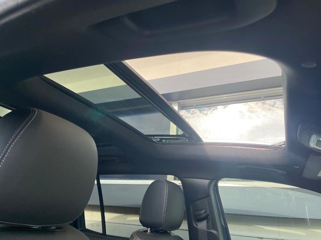 Mercedes-Benz GLB 4