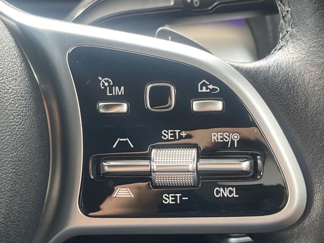 Mercedes-Benz GLB 8