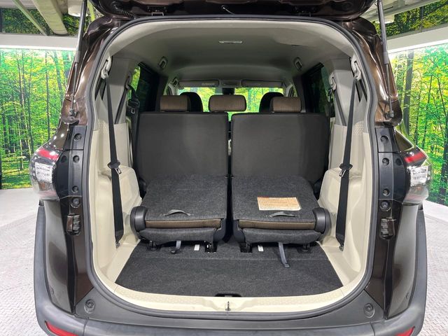 Toyota Sienta 11