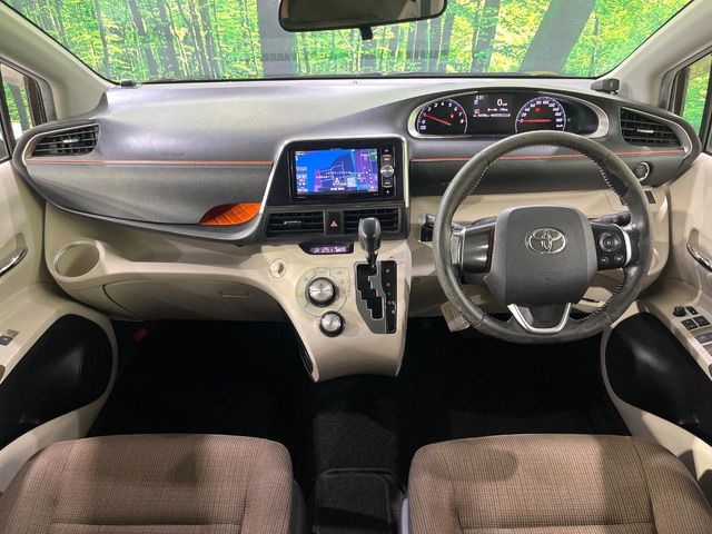 Toyota Sienta 5