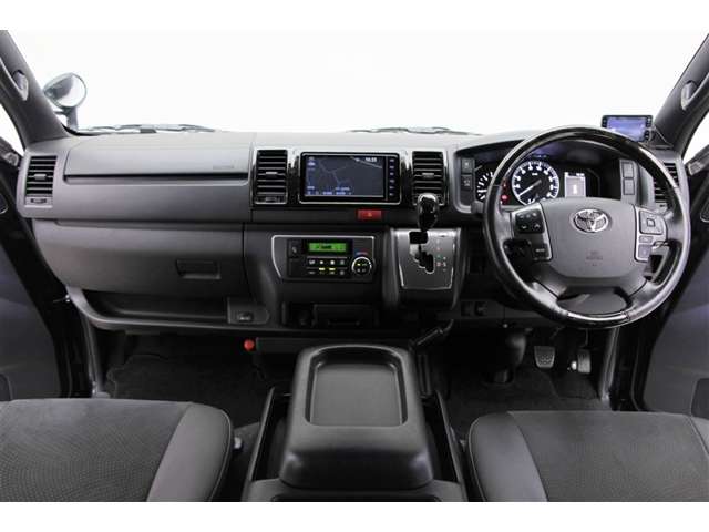 Toyota Hiace Van 5