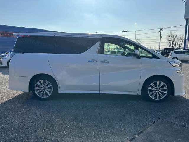 Toyota Vellfire 9