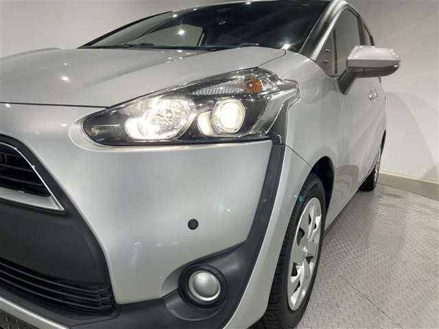 Toyota Sienta 5