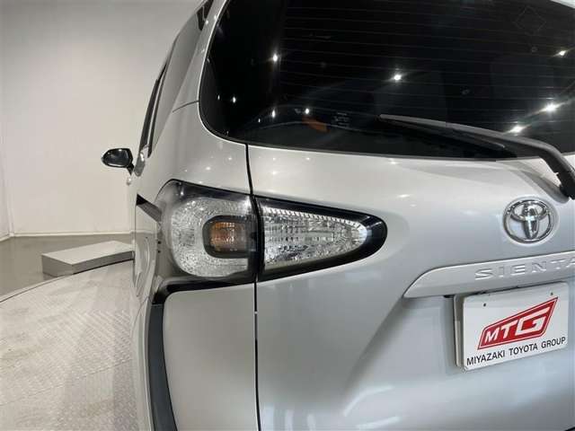 Toyota Sienta 7