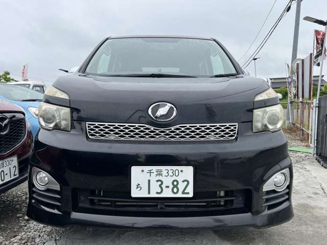 Toyota Voxy 2
