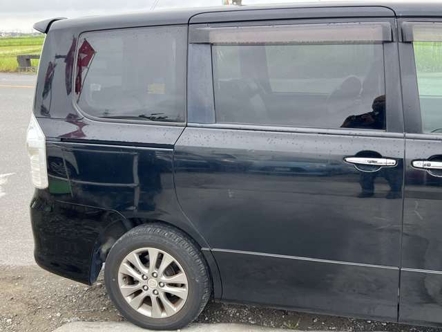 Toyota Voxy 6